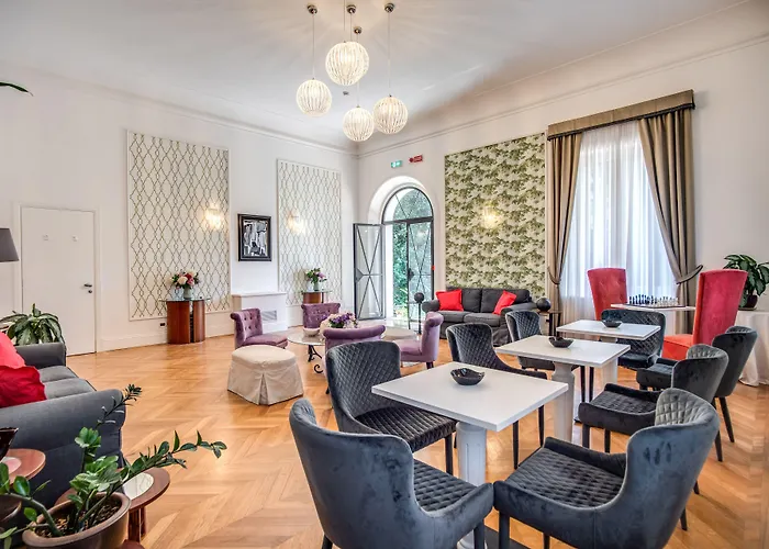 Mangili Garden Hotel 3*